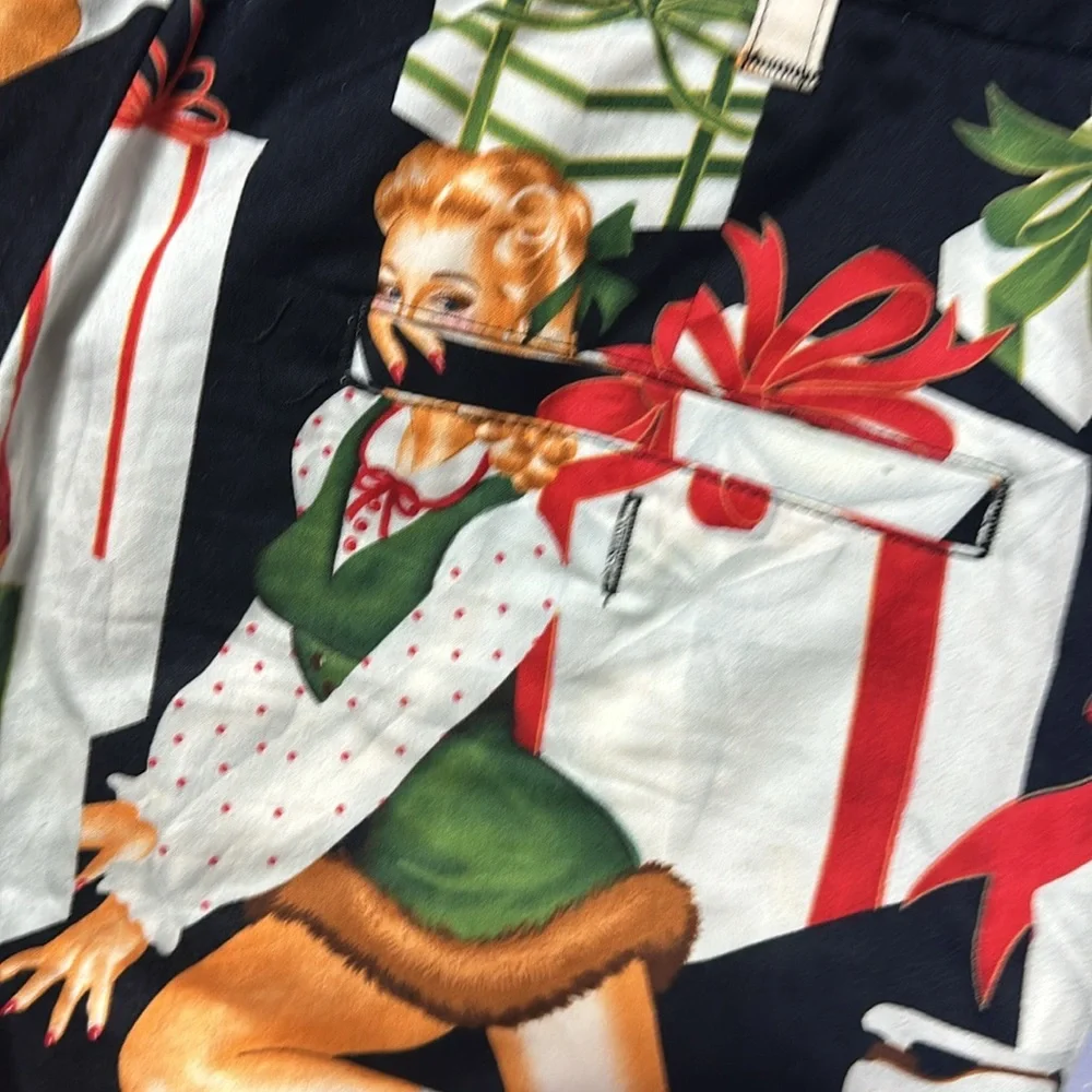 Loudmouth Golf Pin-Up Girl Christmas Shorts Size 30 Flawless Condition - Picture 14 of 15